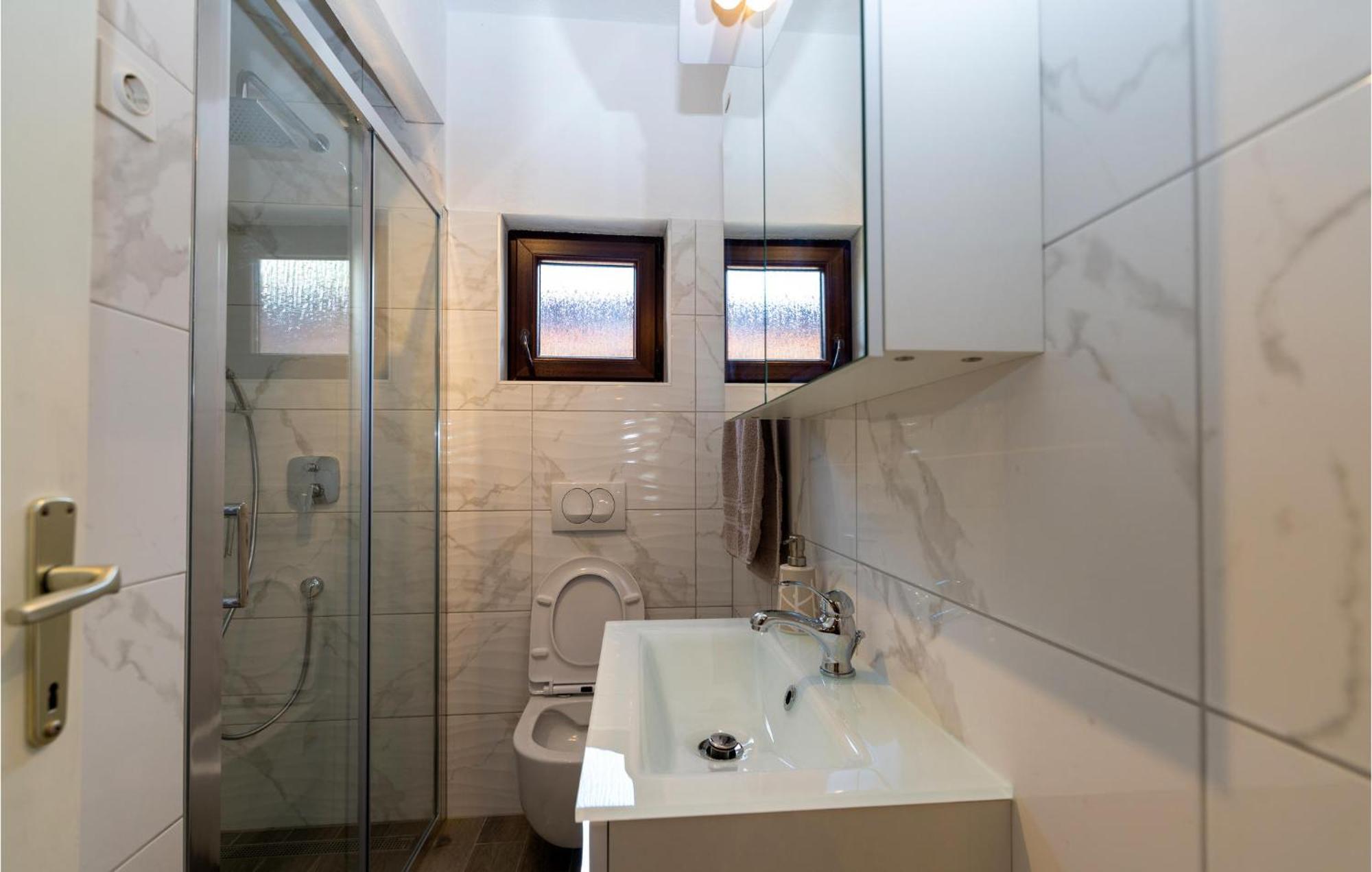 Three-Bedroom Apartment in Rovanjska Buitenkant foto